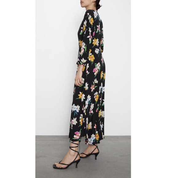 Zara Floral Maxi Dress Plunge Front V-Neck Pleated Pockets Wedding Guest Travel - Picture 4 of 13